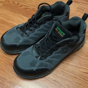 Women’s safety shoes